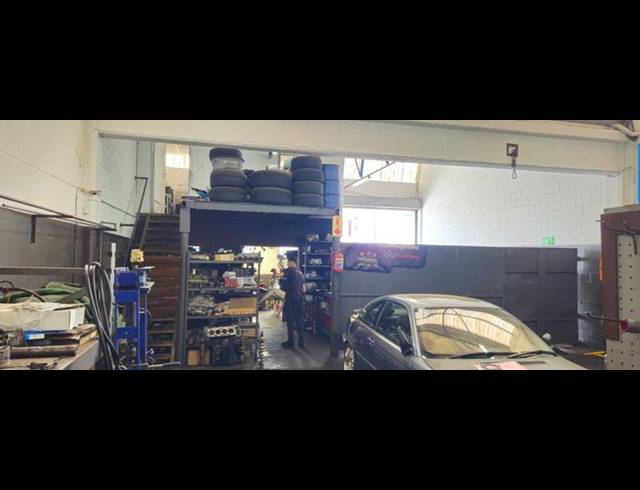 INDUSTRIAL PROPERTY TO RENT IN PAARDEN EILAND